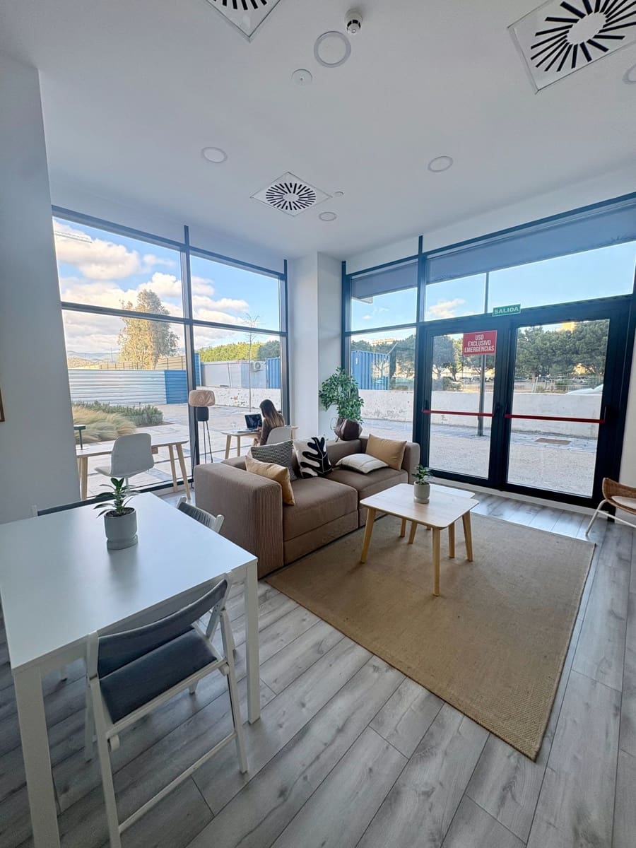 Mieszkanie do wynajęcia w Miasto Malaga z garażem - 1 375 € (Ref: 9658324)