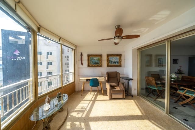 2 bedroom Apartment for sale in Benidorm with pool garage - € 440,000 (Ref: 9663390)