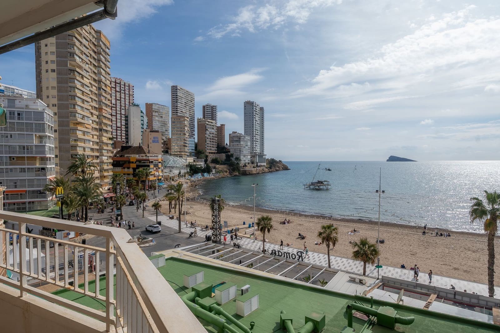 2 bedroom Apartment for sale in Benidorm with pool garage - € 440,000 (Ref: 9663390)