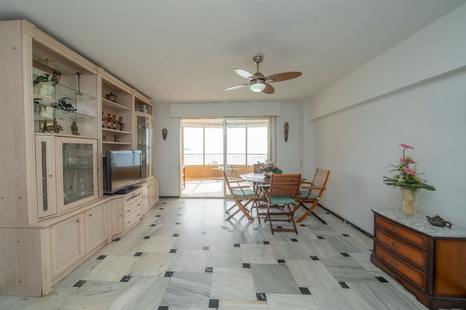 2 bedroom Apartment for sale in Benidorm with pool garage - € 440,000 (Ref: 9663390)