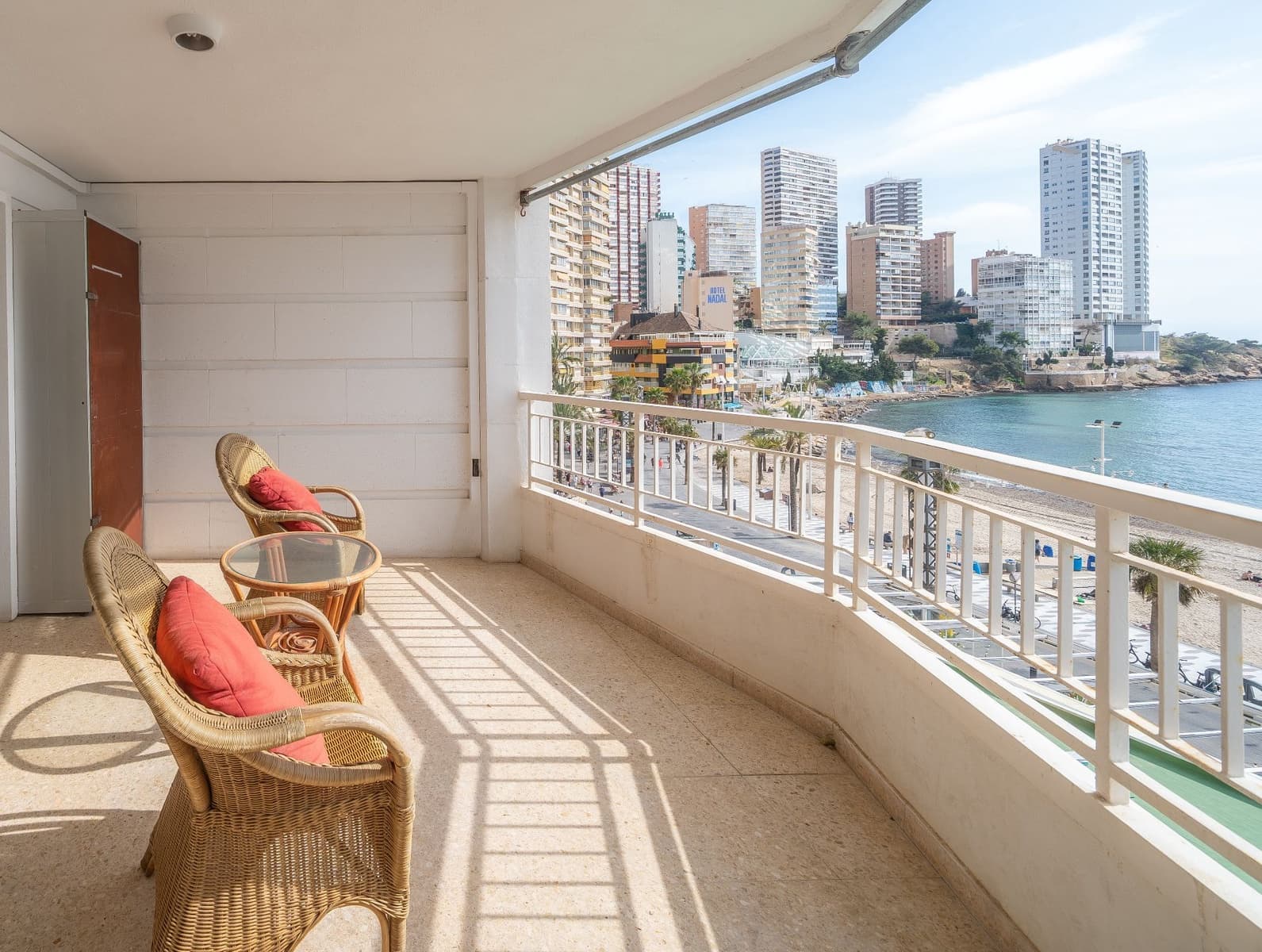 2 bedroom Apartment for sale in Benidorm with pool garage - € 440,000 (Ref: 9663390)