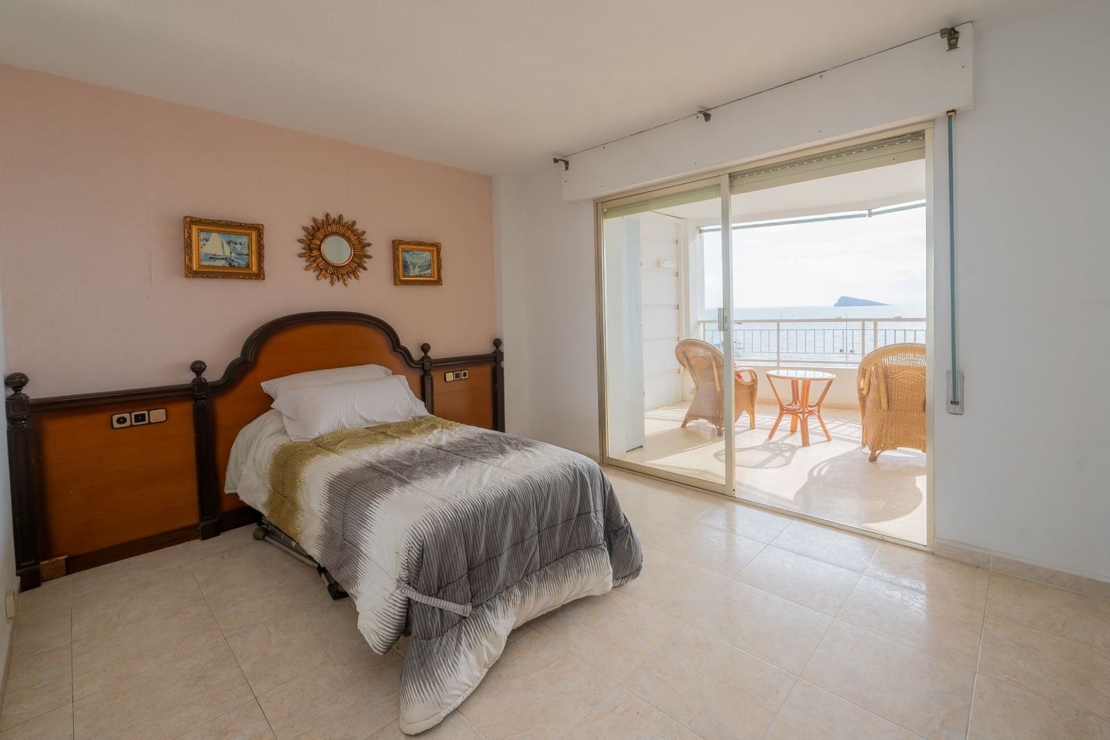 2 bedroom Apartment for sale in Benidorm with pool garage - € 440,000 (Ref: 9663390)