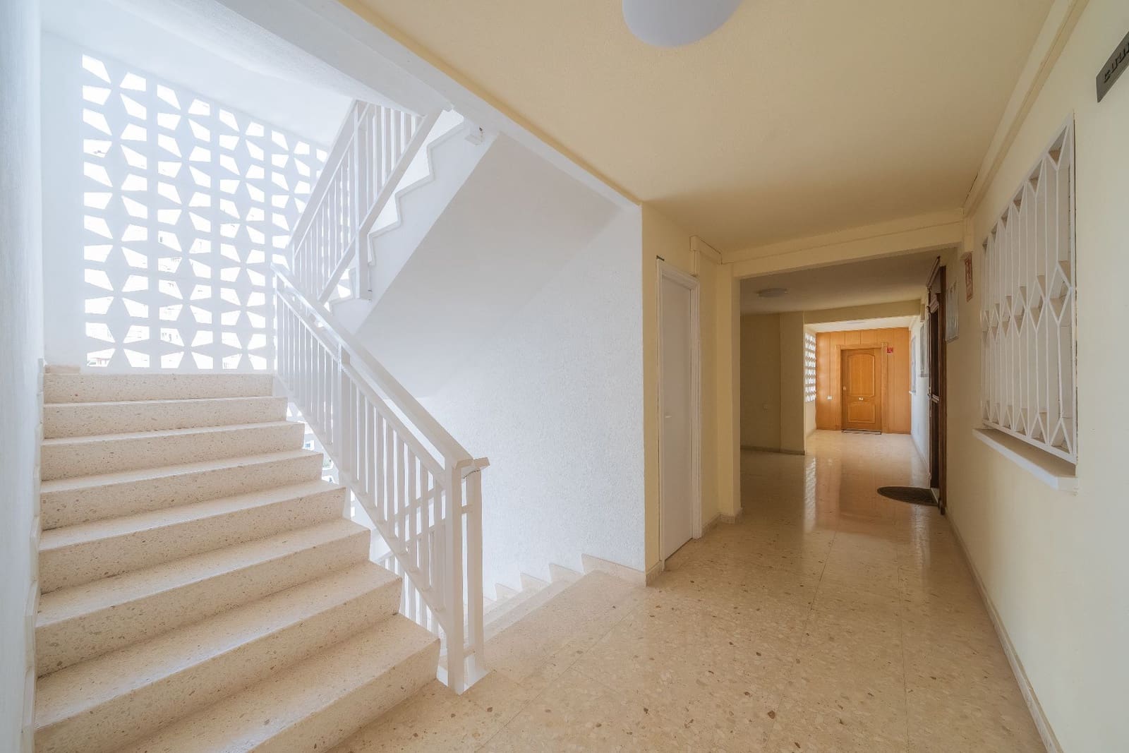 2 bedroom Apartment for sale in Benidorm with pool garage - € 440,000 (Ref: 9663390)