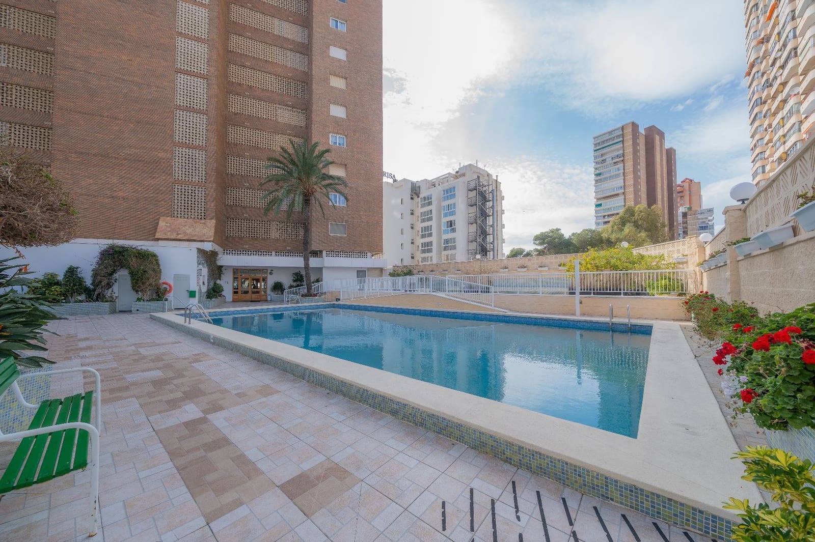 2 bedroom Apartment for sale in Benidorm with pool garage - € 440,000 (Ref: 9663390)