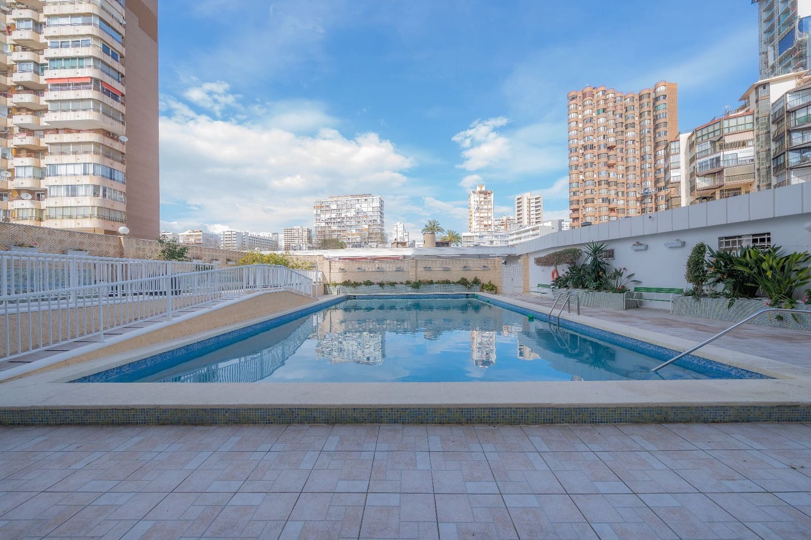 2 bedroom Apartment for sale in Benidorm with pool garage - € 440,000 (Ref: 9663390)