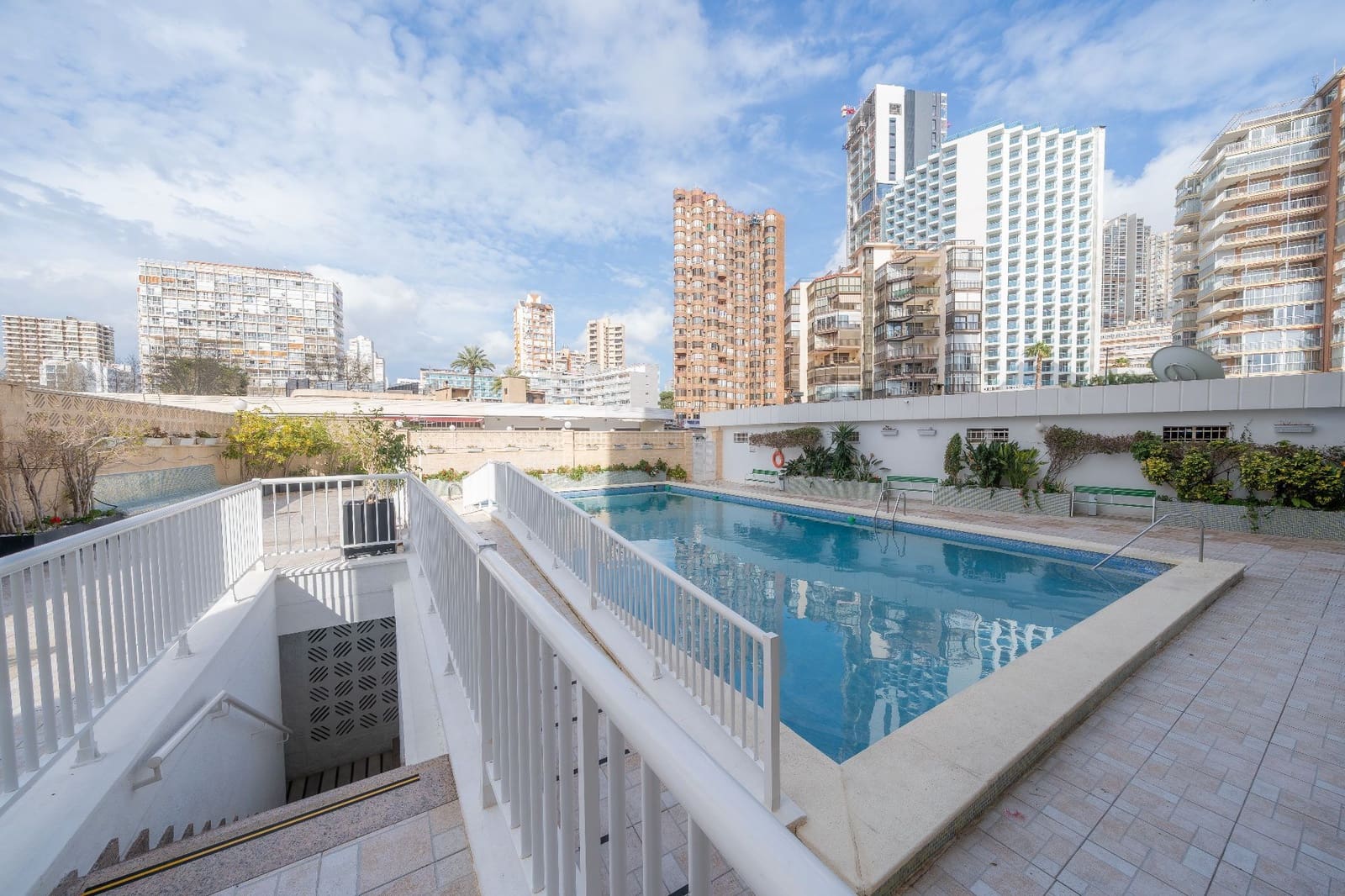 2 bedroom Apartment for sale in Benidorm with pool garage - € 440,000 (Ref: 9663390)