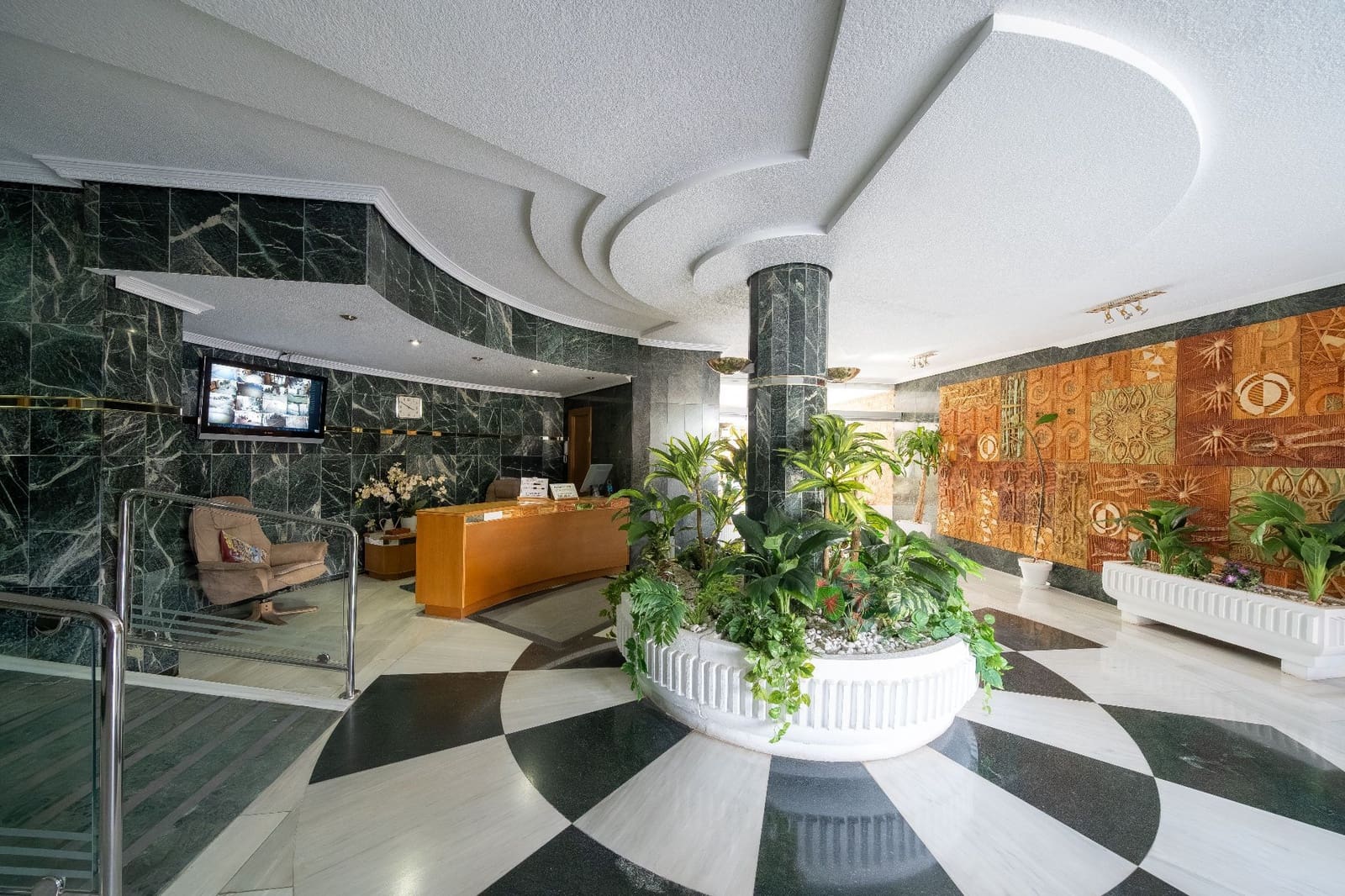 2 bedroom Apartment for sale in Benidorm with pool garage - € 440,000 (Ref: 9663390)