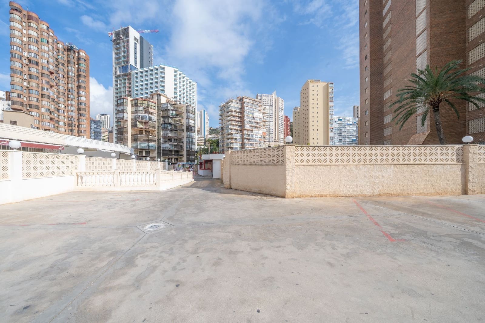 2 bedroom Apartment for sale in Benidorm with pool garage - € 440,000 (Ref: 9663390)