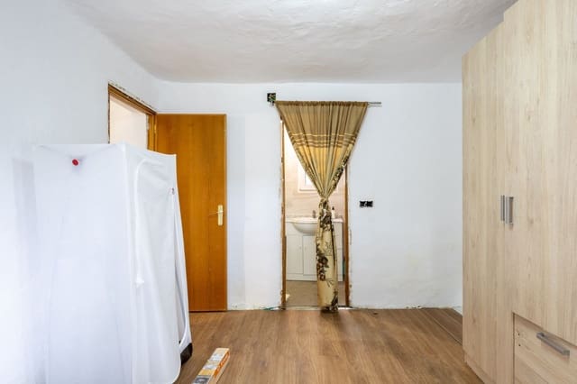 2 soveværelse Semi-Rækkehus til salg i Vilamarxant / Villamarchante - € 120.000 (Ref: 9665919)