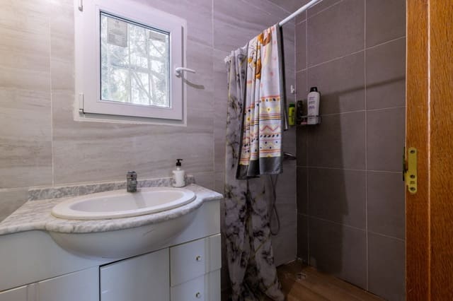 2 soveværelse Semi-Rækkehus til salg i Vilamarxant / Villamarchante - € 120.000 (Ref: 9665919)