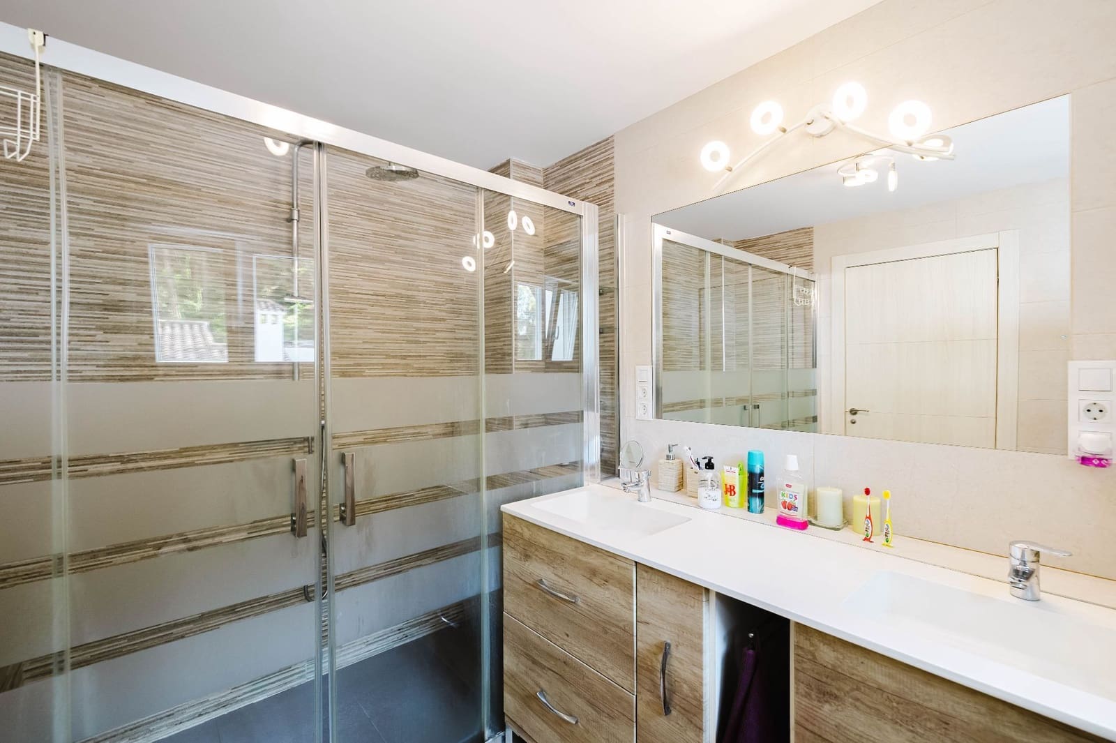 7 soveværelse Villa til salg i Malaga by med swimmingpool - € 1.100.000 (Ref: 9665921)