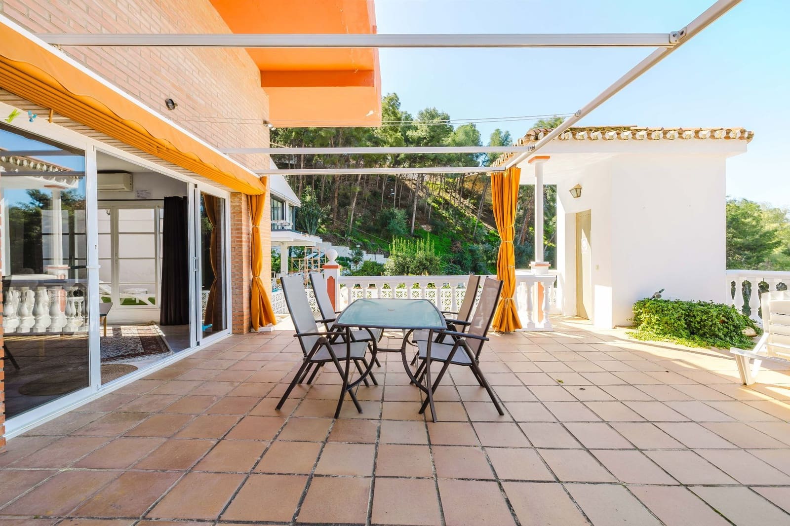 7 soveværelse Villa til salg i Malaga by med swimmingpool - € 1.100.000 (Ref: 9665921)