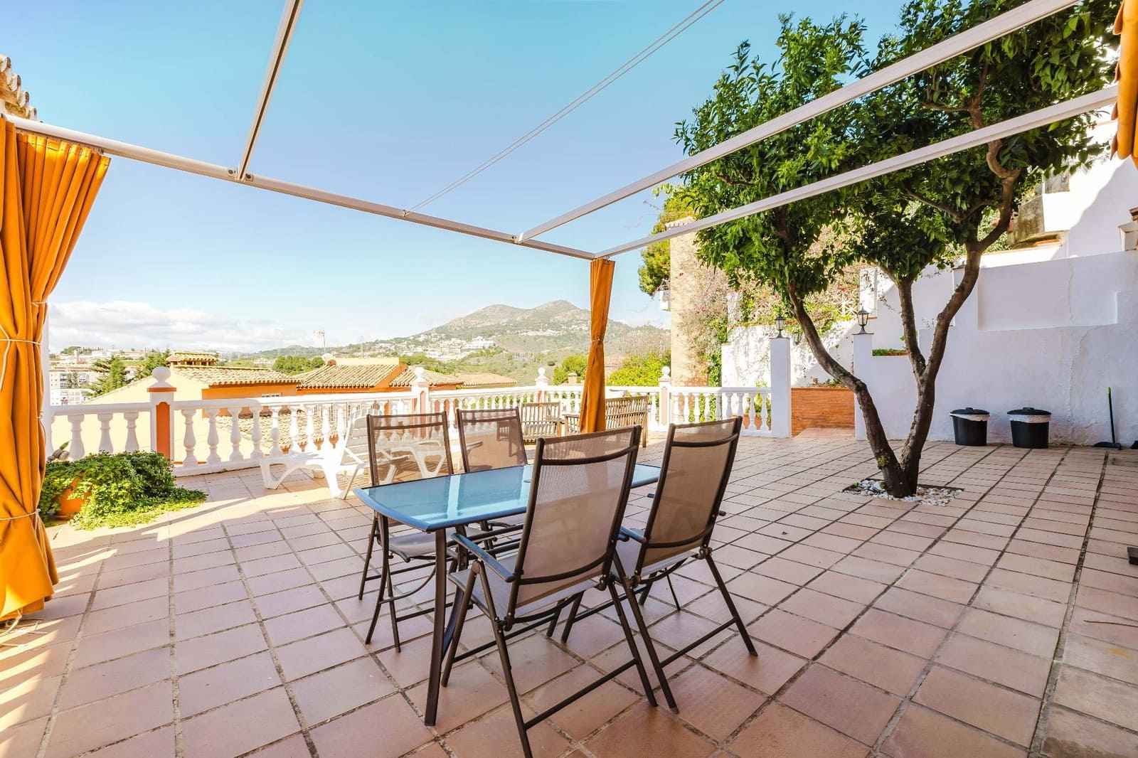 7 soveværelse Villa til salg i Malaga by med swimmingpool - € 1.100.000 (Ref: 9665921)