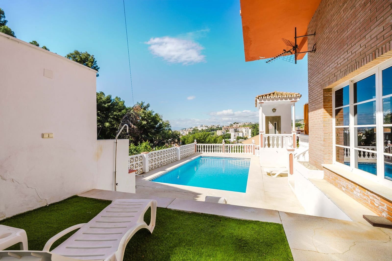 7 soveværelse Villa til salg i Malaga by med swimmingpool - € 1.100.000 (Ref: 9665921)