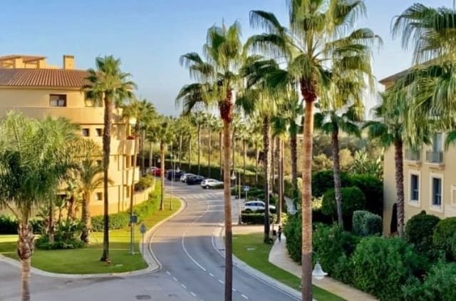 4 sypialnia Mieszkanie na sprzedaż w Sotogrande, San Roque z garażem - 650 000 € (Ref: 9665923)