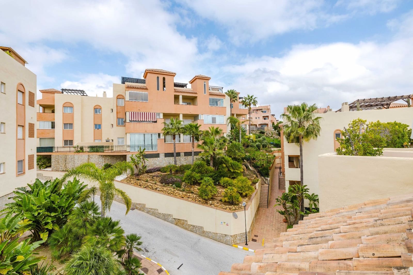 2 bedroom Apartment for sale in Mijas with pool garage - € 295,000 (Ref: 9665925)