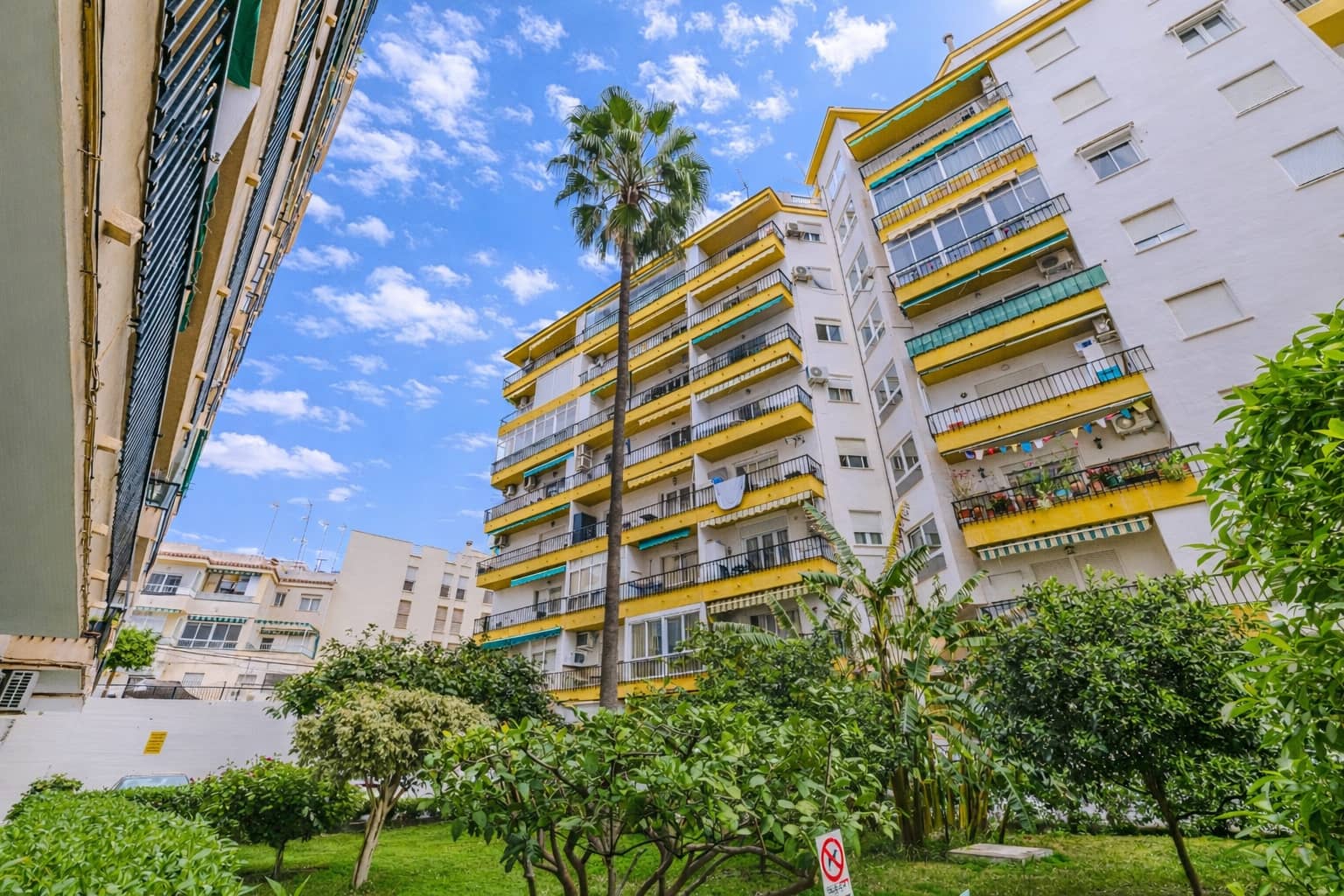 1 bedroom Flat for sale in Nerja with pool - € 260,000 (Ref: 9669936)