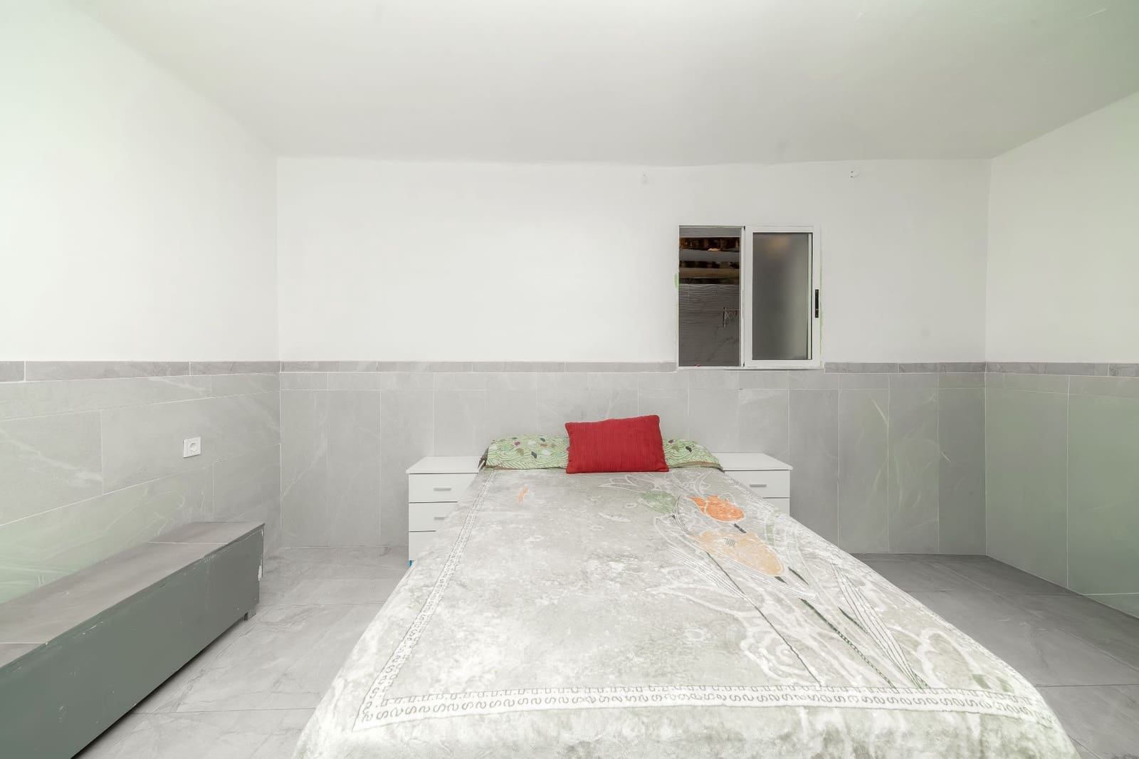 2 bedroom Flat for sale in Alicante / Alacant city - € 84,900 (Ref: 9673810)