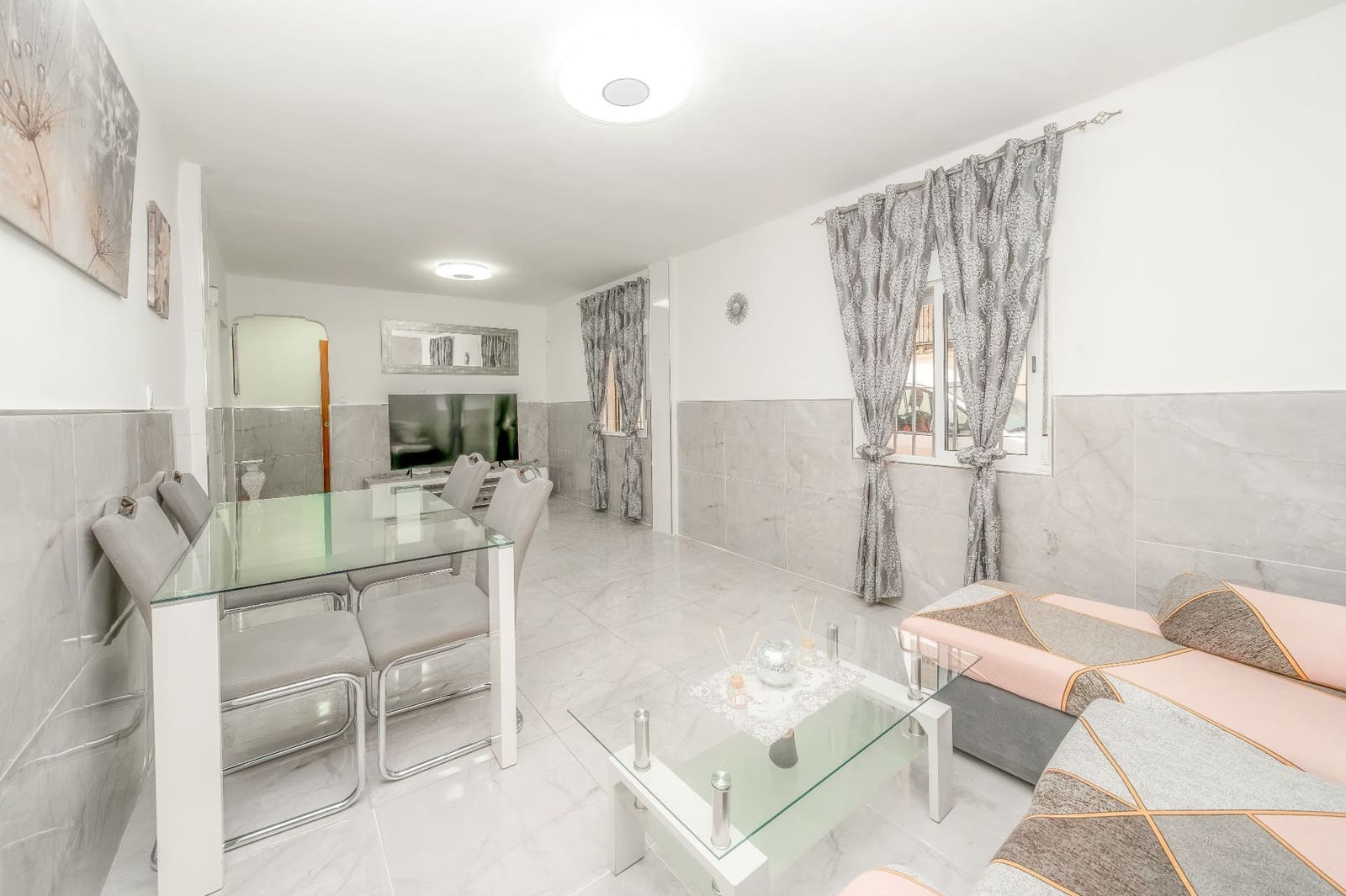 2 bedroom Flat for sale in Alicante / Alacant city - € 84,900 (Ref: 9673810)