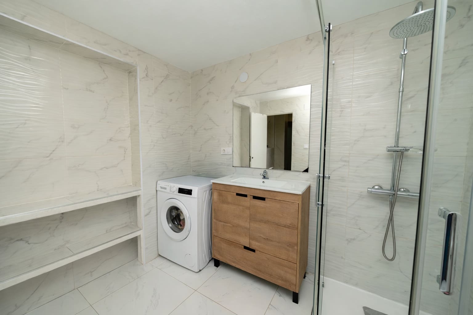 2 bedroom Flat for sale in Alicante / Alacant city - € 84,900 (Ref: 9673810)