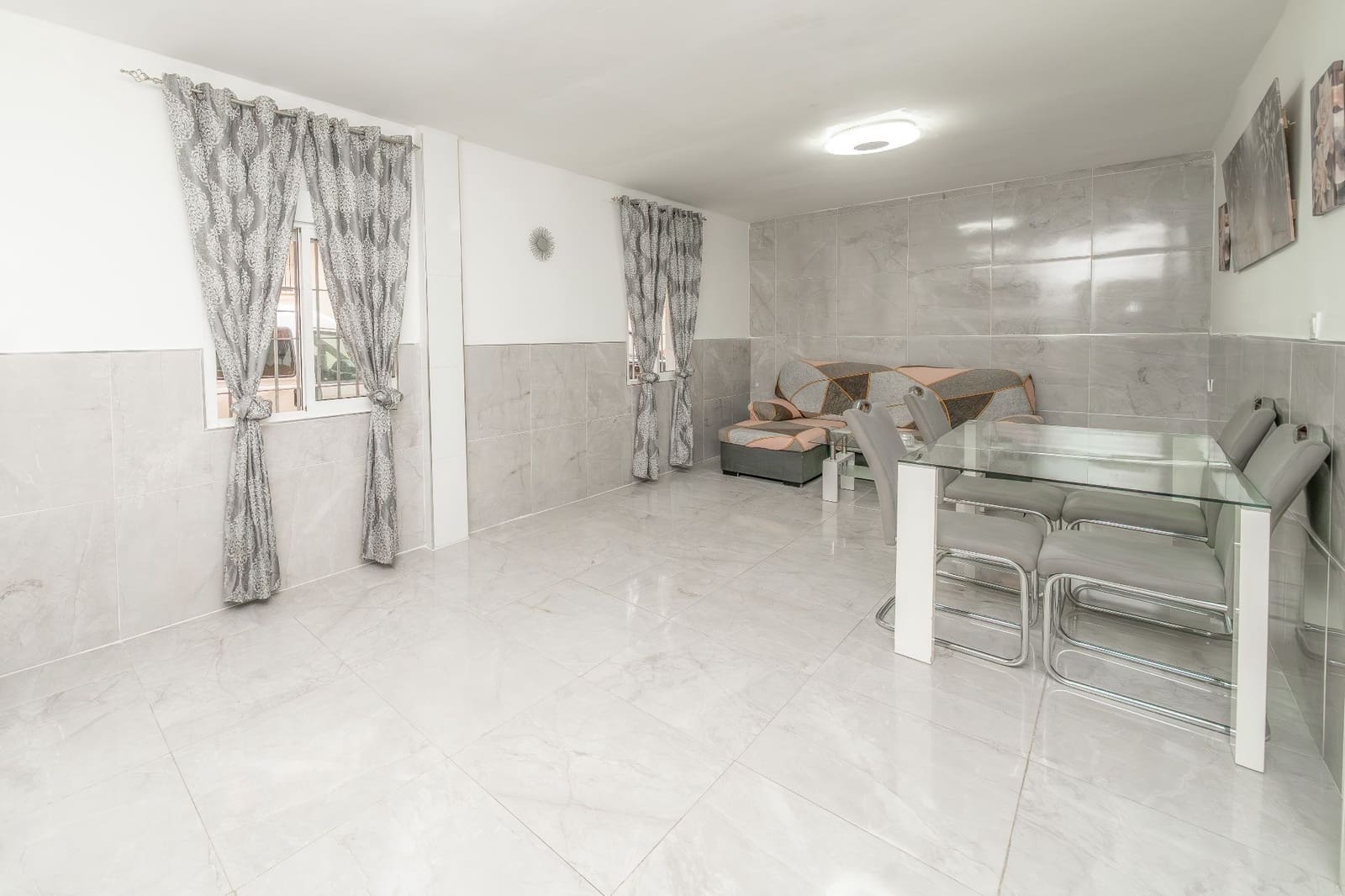 2 bedroom Flat for sale in Alicante / Alacant city - € 84,900 (Ref: 9673810)
