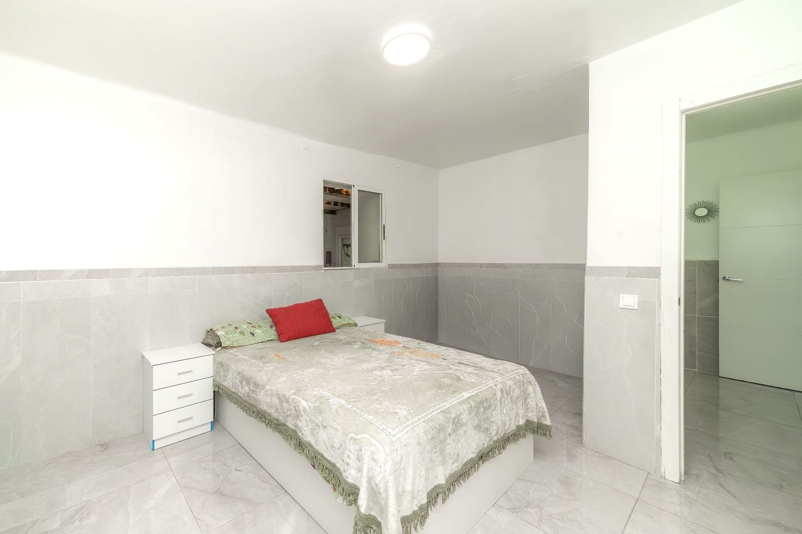 2 bedroom Flat for sale in Alicante / Alacant city - € 84,900 (Ref: 9673810)