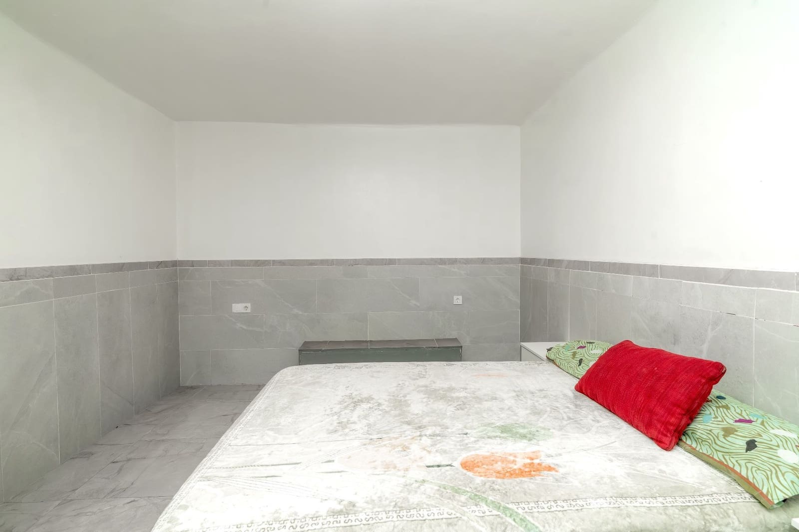 2 bedroom Flat for sale in Alicante / Alacant city - € 84,900 (Ref: 9673810)