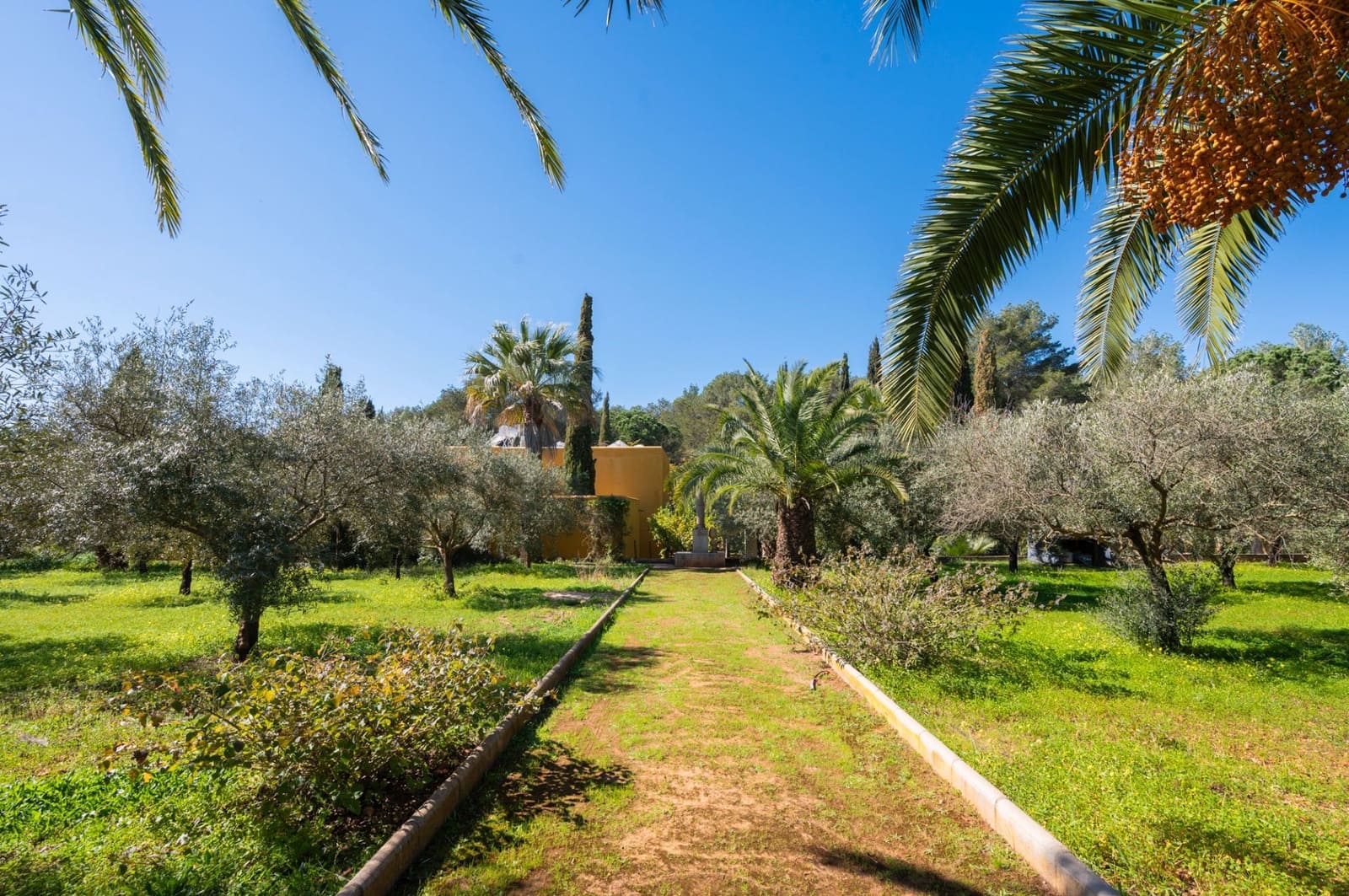 4 soveværelse Villa til salg i Santa Eulalia / Santa Eularia med garage - € 3.000.000 (Ref: 9673815)