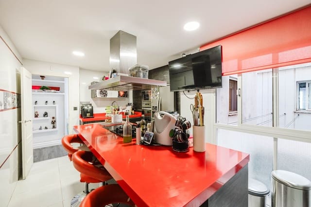 2 soverom Leilighet til salgs i El Ejido, Málaga by med garasje - € 410 000 (Ref: 9673817)