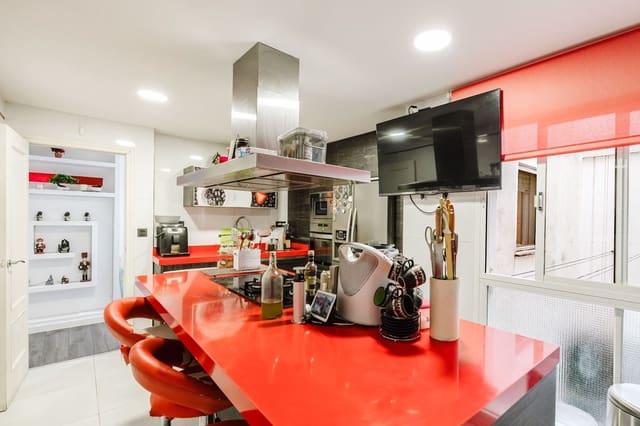 2 soverom Leilighet til salgs i El Ejido, Málaga by med garasje - € 410 000 (Ref: 9673817)