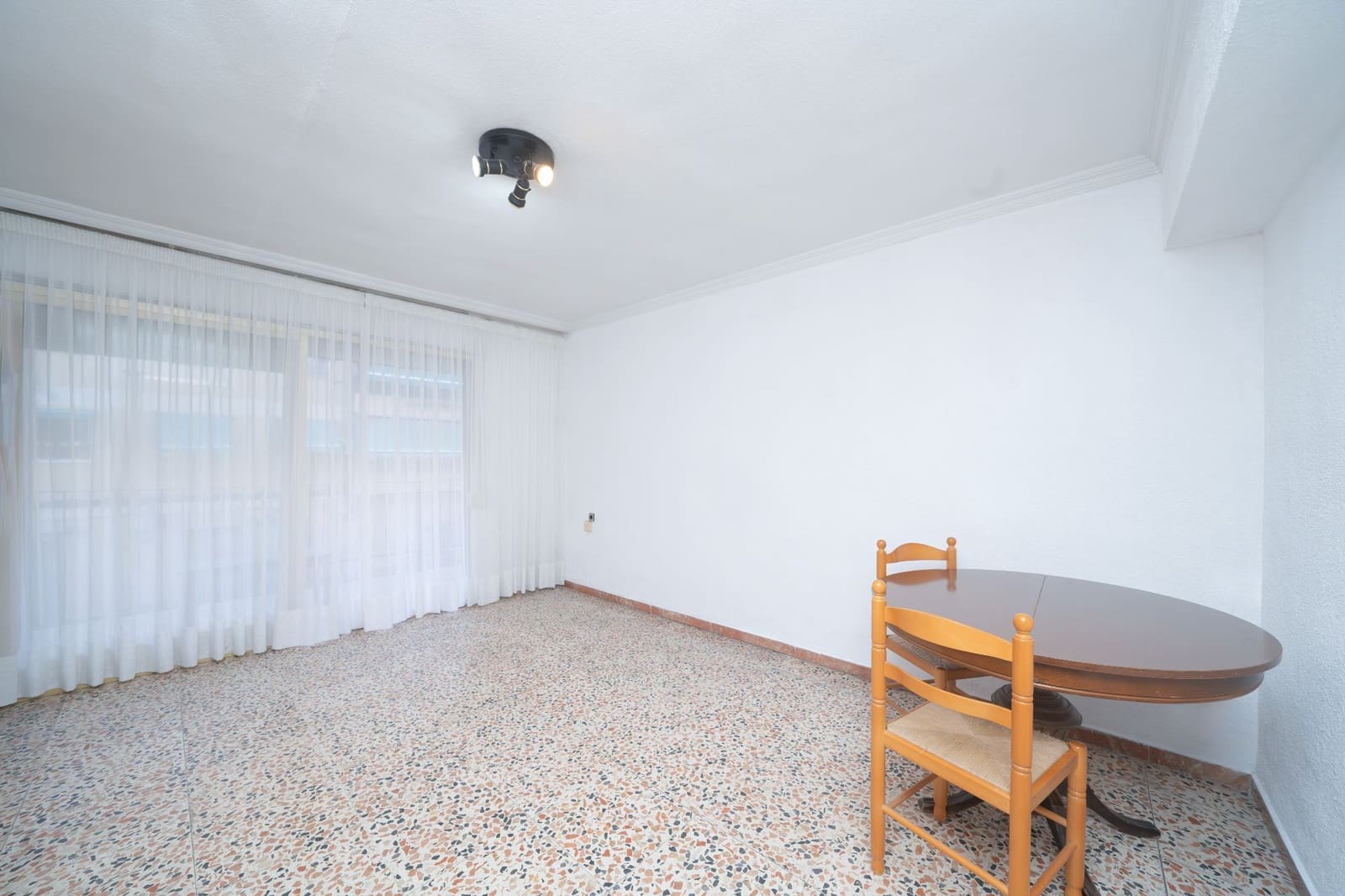 3 soveværelse Lejlighed til salg i Alicante by - € 165.000 (Ref: 9676777)