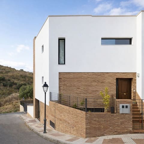 6 chambre Villa/Maison à vendre à Colmenar avec piscine garage - 435 000 € (Ref: 9679467)