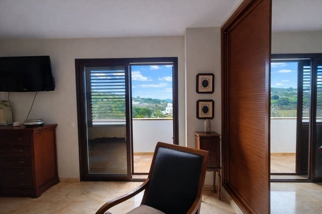 6 chambre Villa/Maison à vendre à Colmenar avec piscine garage - 435 000 € (Ref: 9679467)