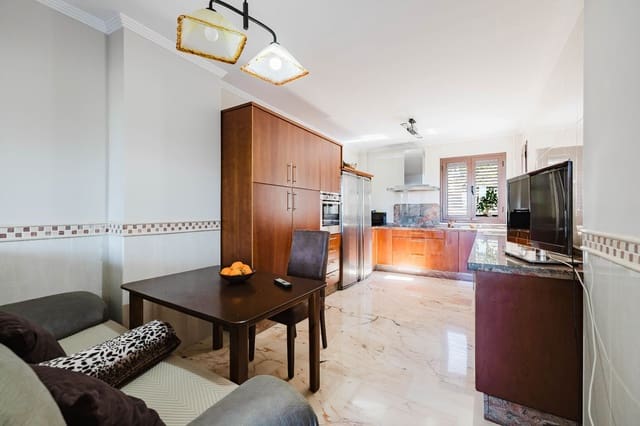 6 soveværelse Villa til salg i Colmenar med swimmingpool garage - € 435.000 (Ref: 9679467)