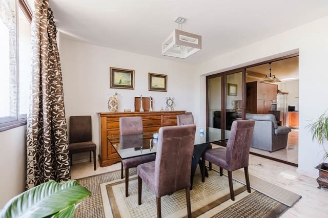 6 soveværelse Villa til salg i Colmenar med swimmingpool garage - € 435.000 (Ref: 9679467)