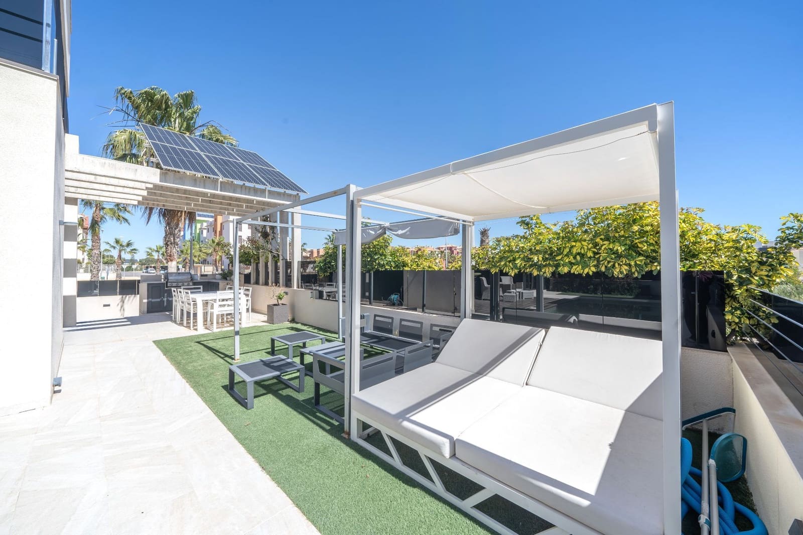 4 soveværelse Villa til salg i Orihuela med swimmingpool garage - € 759.000 (Ref: 9679468)