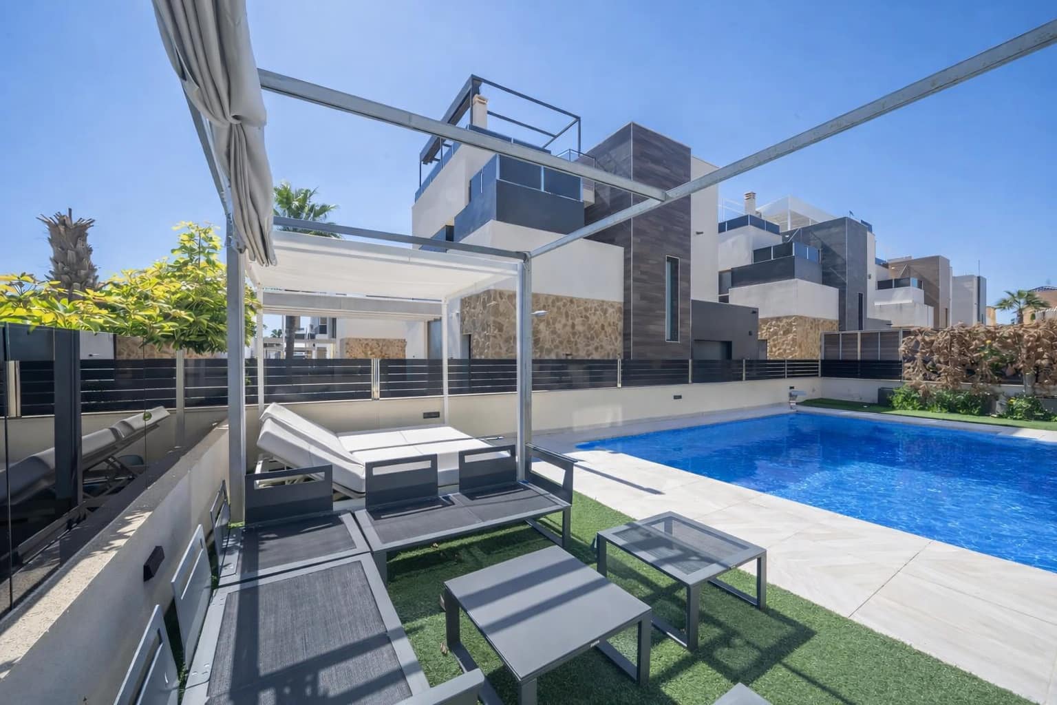 4 soveværelse Villa til salg i Orihuela med swimmingpool garage - € 759.000 (Ref: 9679468)