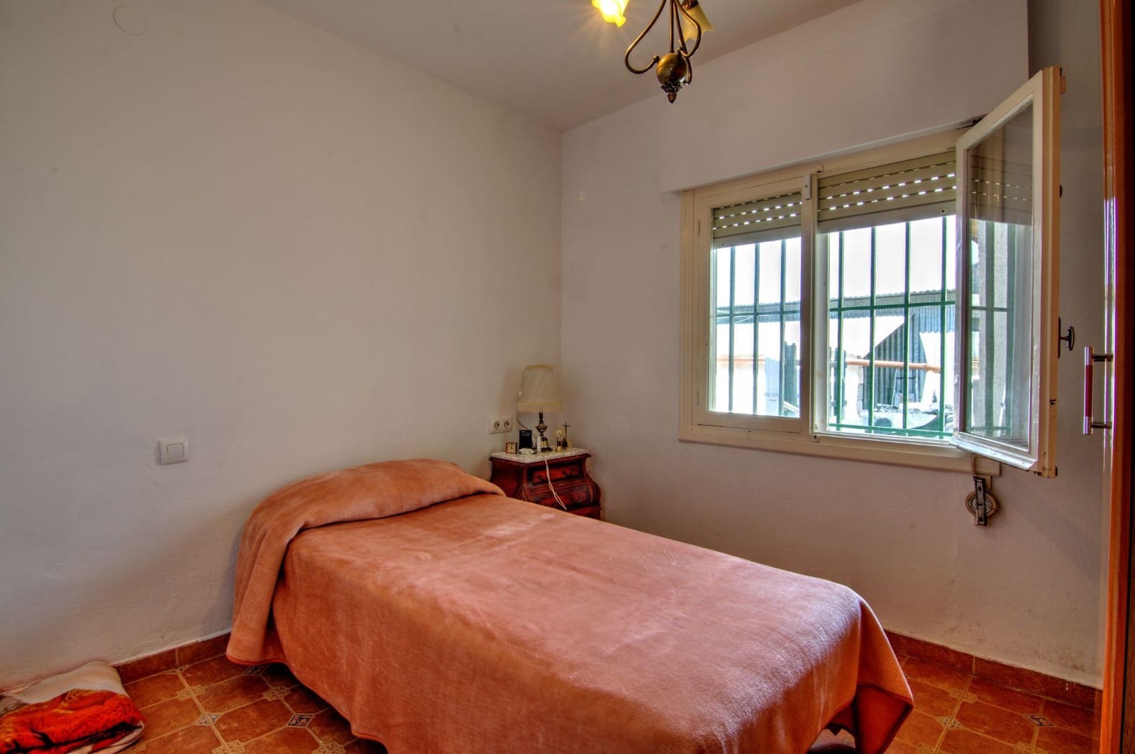 3 Zimmer Villa zu verkaufen in Alicante / Alacant Stadt mit Pool Garage - 280.000 € (Ref: 9694709)