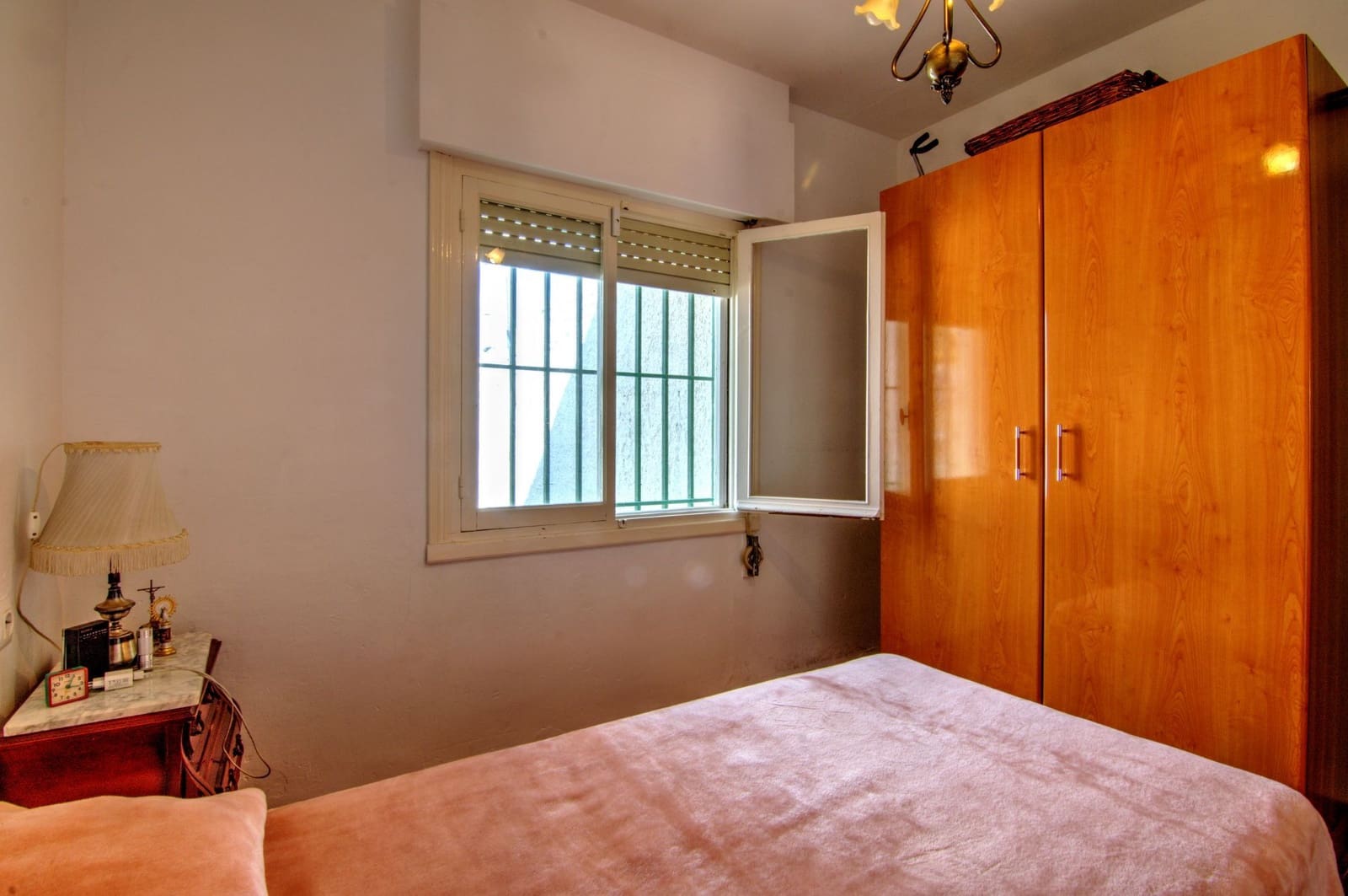 3 Zimmer Villa zu verkaufen in Alicante / Alacant Stadt mit Pool Garage - 280.000 € (Ref: 9694709)