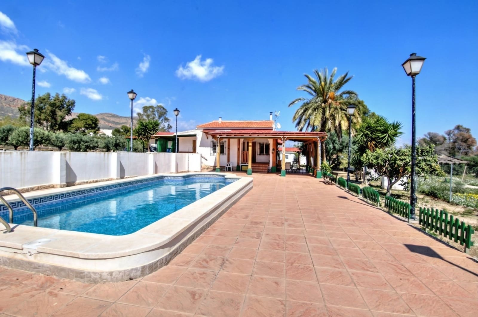 3 Zimmer Villa zu verkaufen in Alicante / Alacant Stadt mit Pool Garage - 280.000 € (Ref: 9694709)