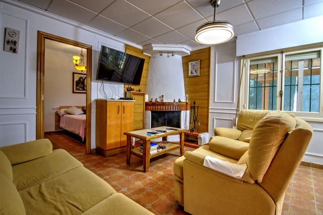 3 quarto Moradia para venda em Alicante cidade com piscina garagem - 280 000 € (Ref: 9694709)