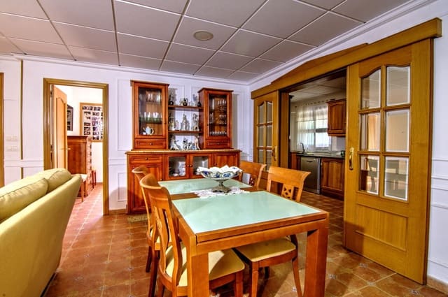 3 quarto Moradia para venda em Alicante cidade com piscina garagem - 280 000 € (Ref: 9694709)