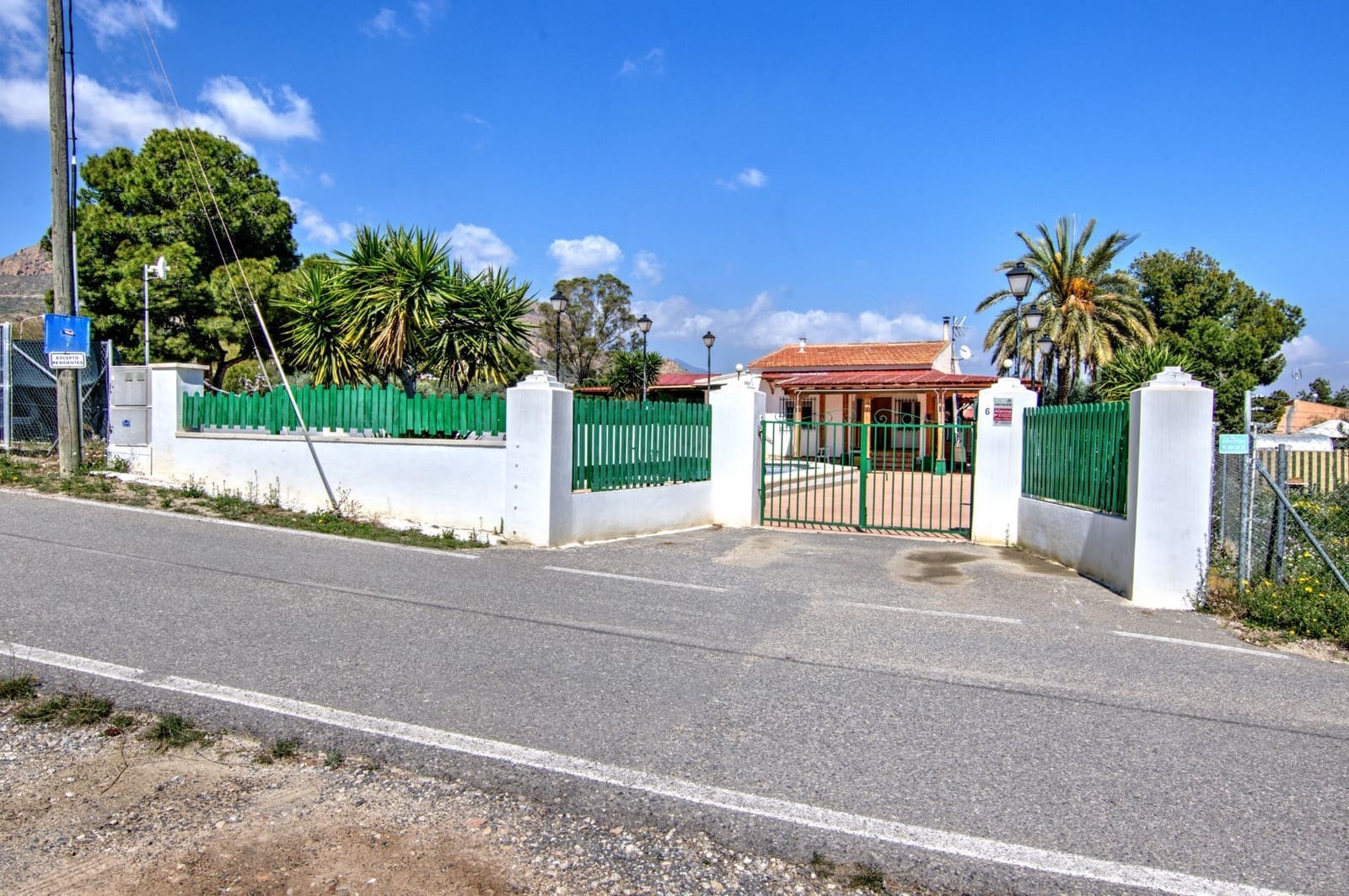3 Zimmer Villa zu verkaufen in Alicante / Alacant Stadt mit Pool Garage - 280.000 € (Ref: 9694709)