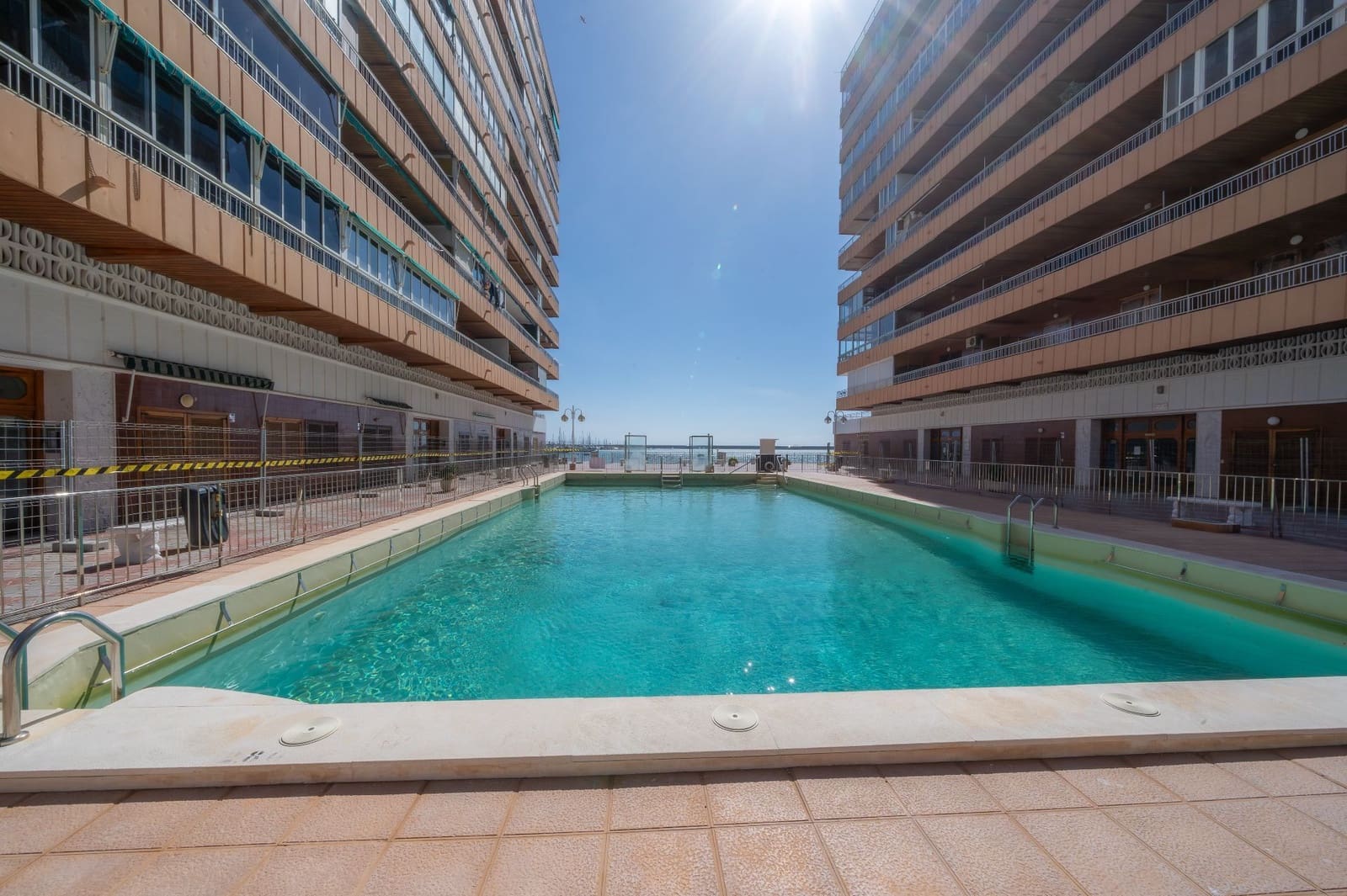 3 sypialnia Mieszkanie na sprzedaż w Torrevieja z garażem - 369 000 € (Ref: 9711078)