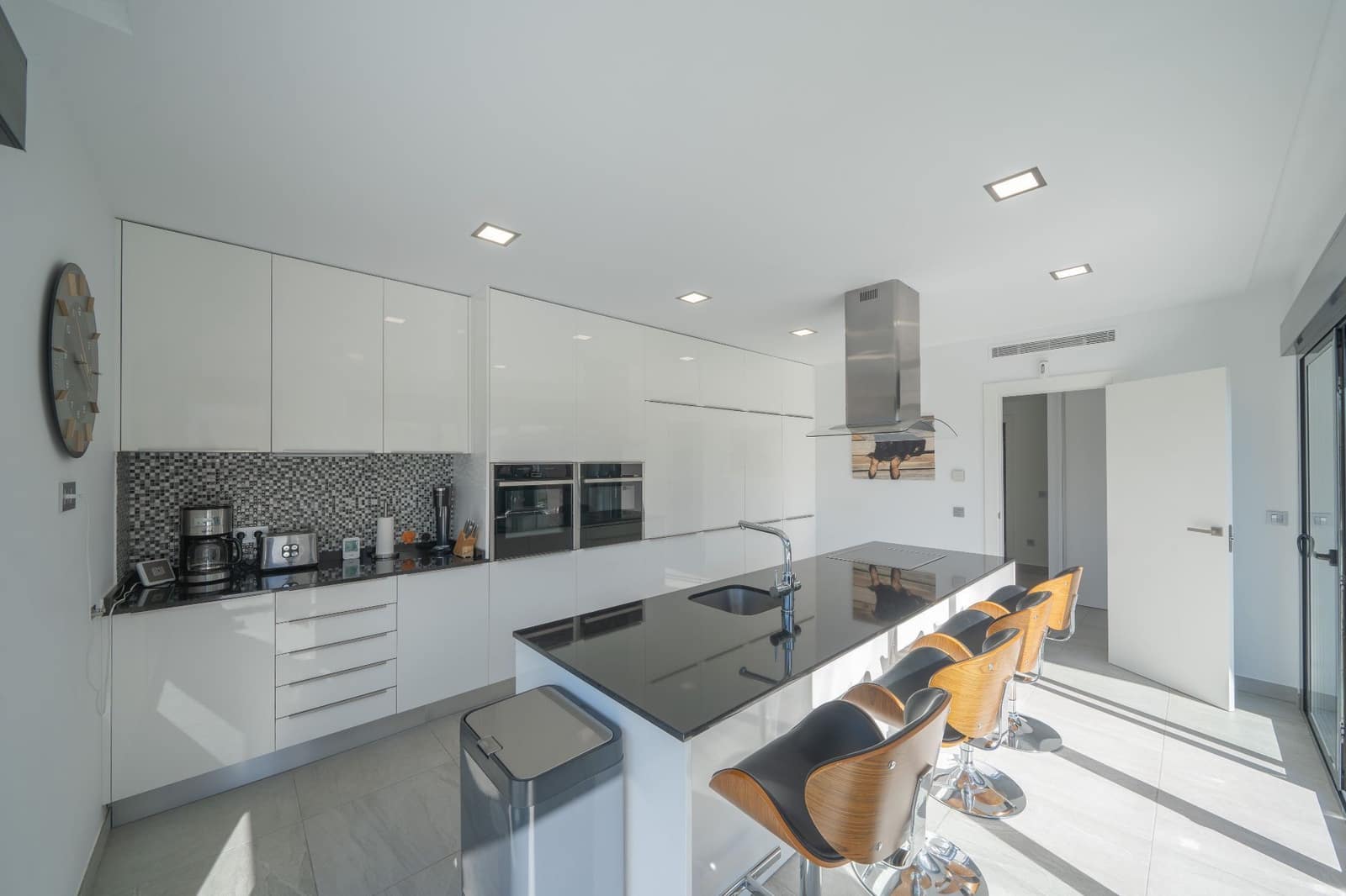 4 bedroom Villa for sale in Orihuela with pool garage - € 1,150,000 (Ref: 9711080)