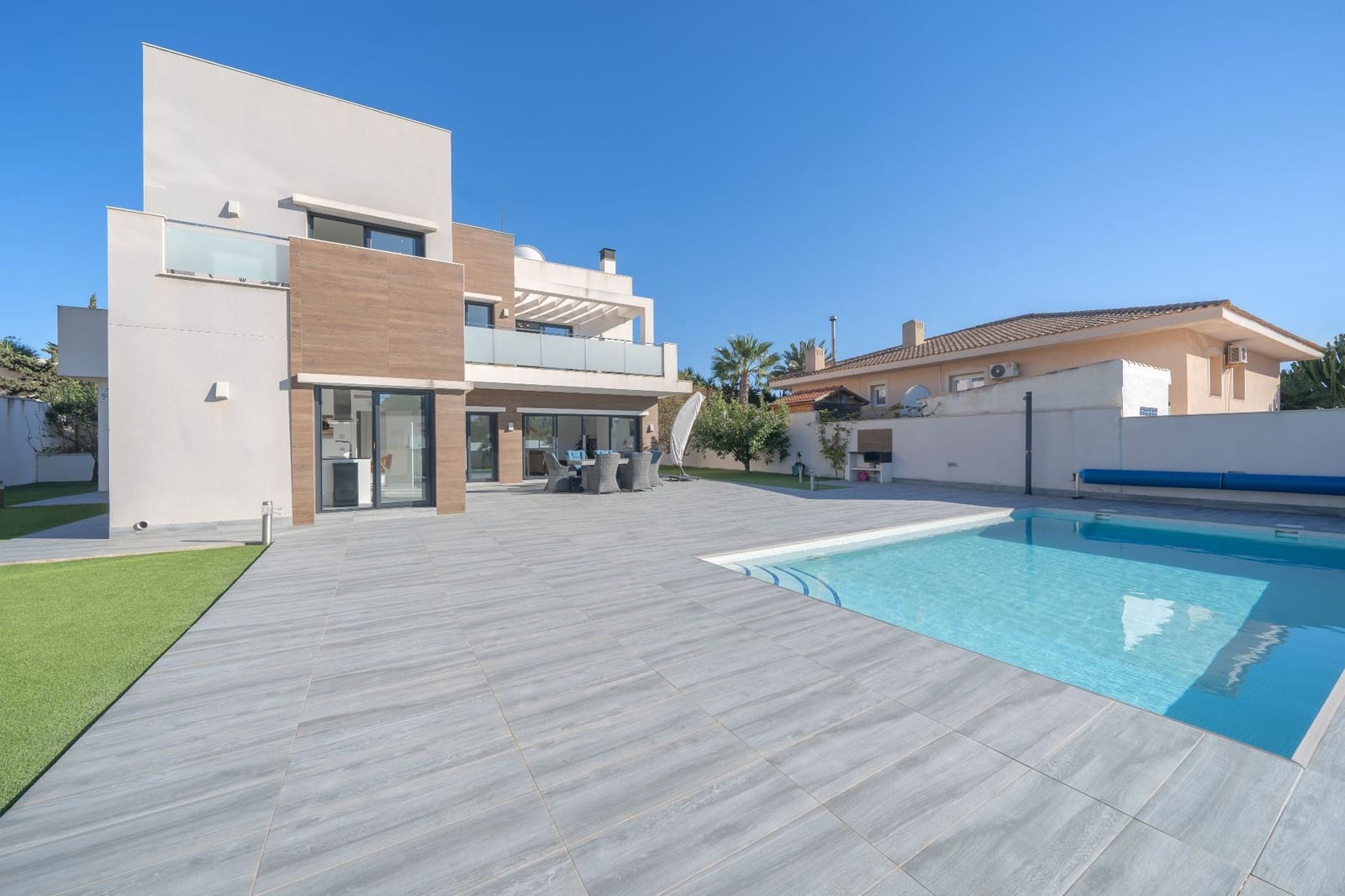 4 bedroom Villa for sale in Orihuela with pool garage - € 1,150,000 (Ref: 9711080)