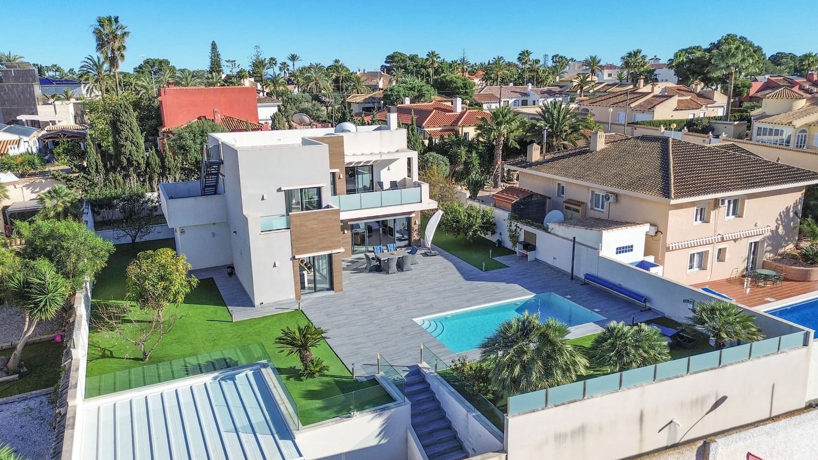 4 bedroom Villa for sale in Orihuela with pool garage - € 1,150,000 (Ref: 9711080)