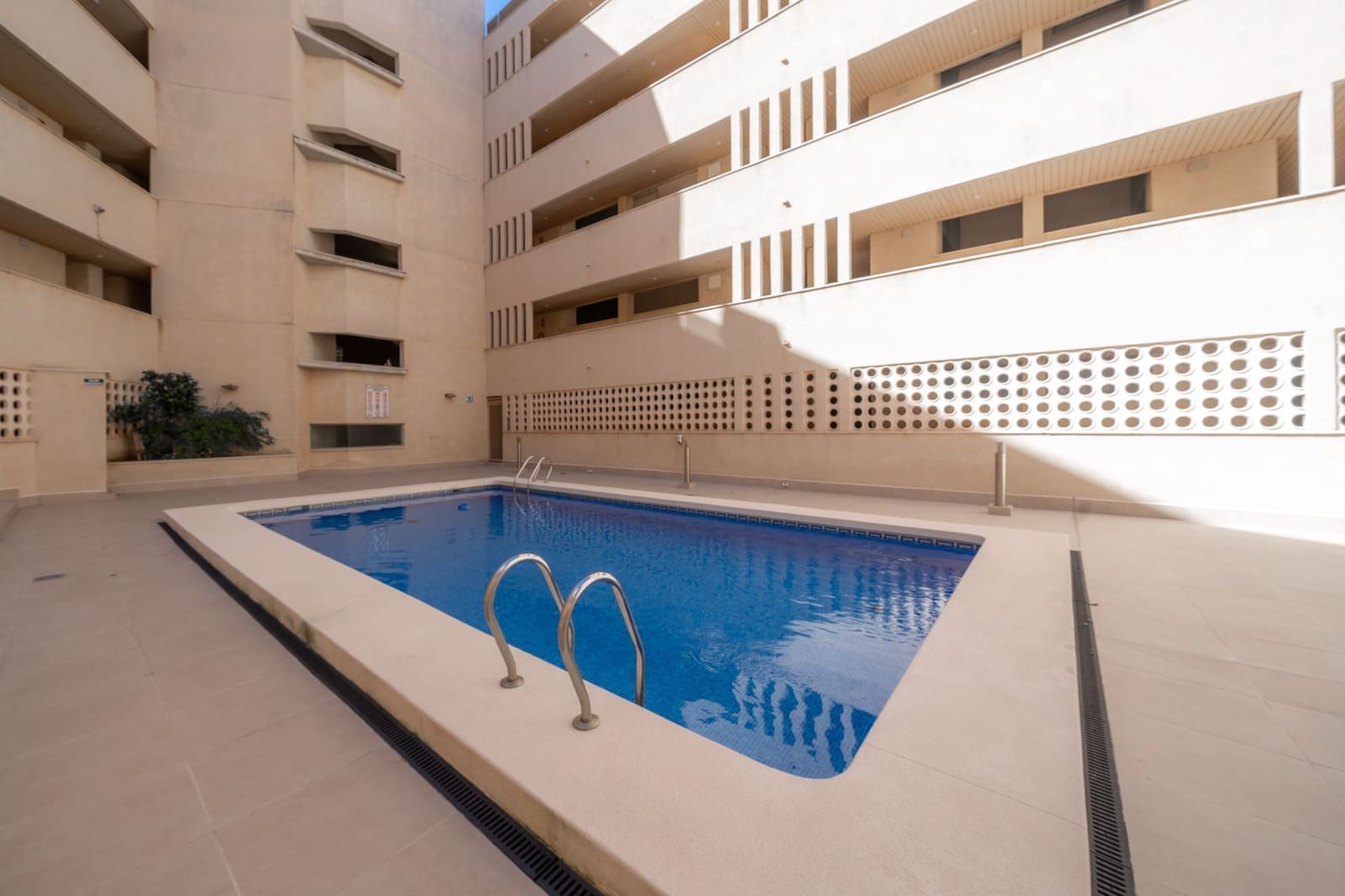 3 camera da letto Appartamento in vendita in Torrevieja con garage - 350.000 € (Rif: 9711081)