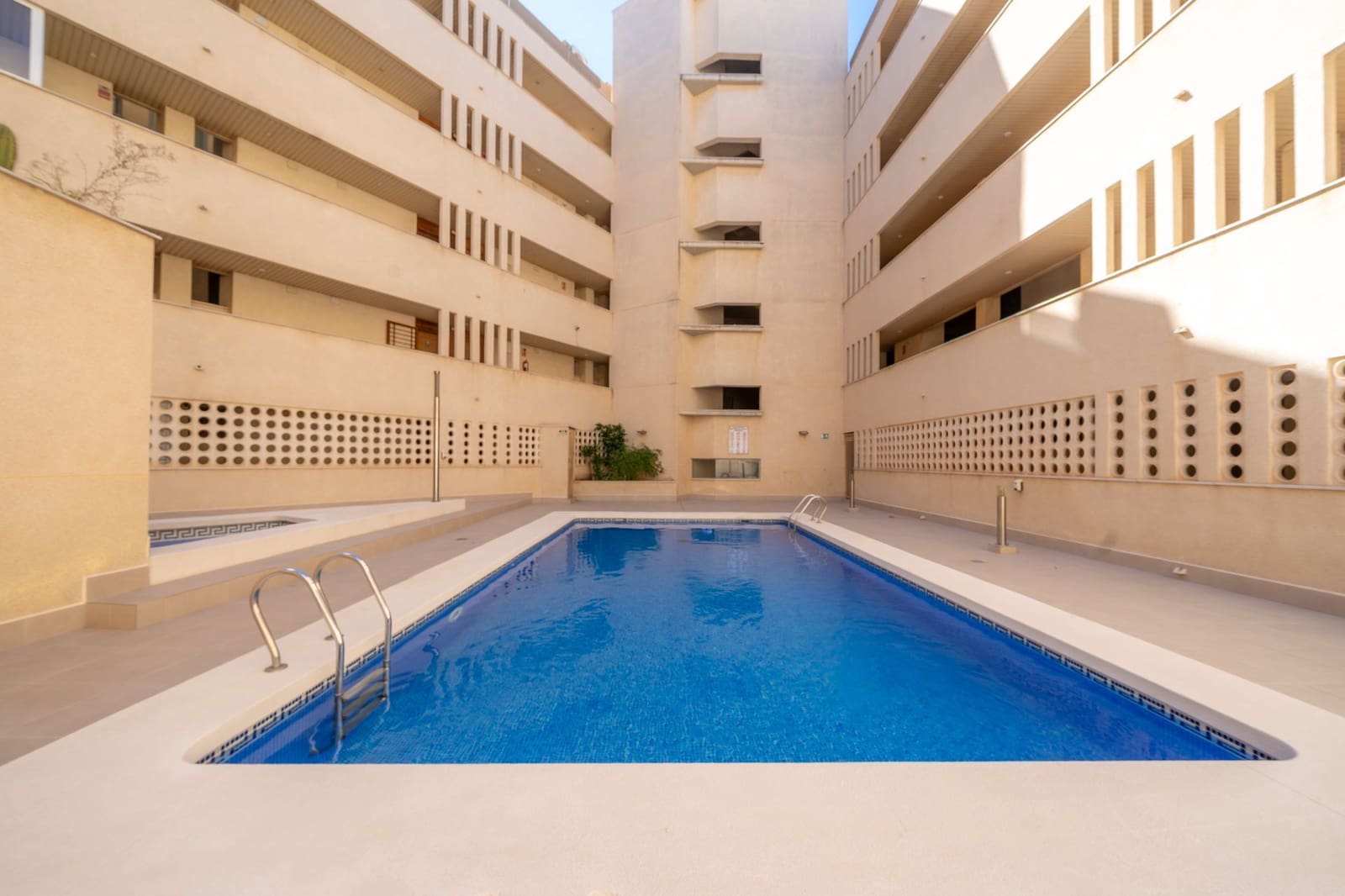 3 camera da letto Appartamento in vendita in Torrevieja con garage - 350.000 € (Rif: 9711081)
