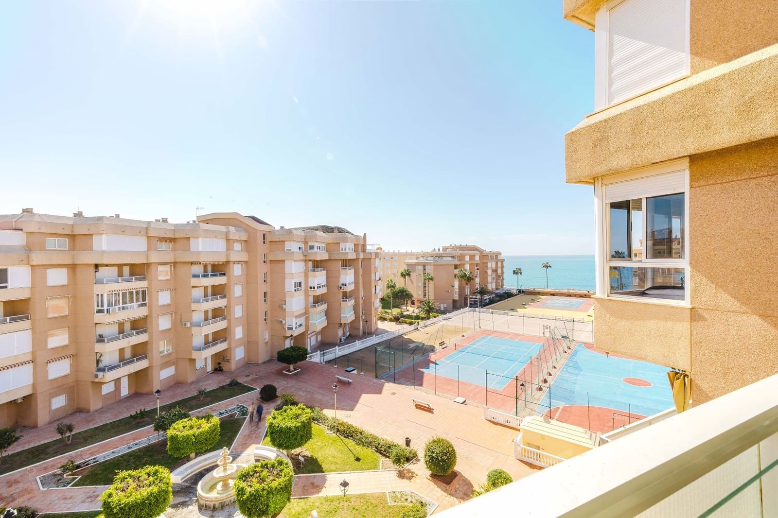 2 makuuhuone Asunto myytävänä paikassa Torrox mukana uima-altaan - 350 000 € (Ref: 9711082)